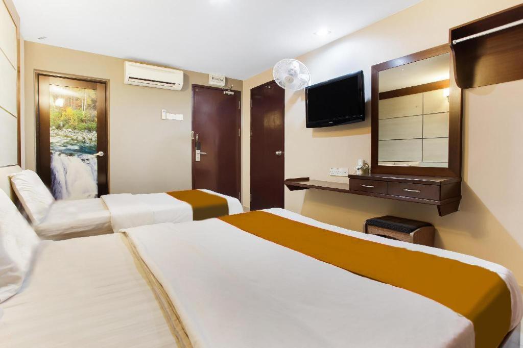 Sejati Hotel Ситиаван Екстериор снимка