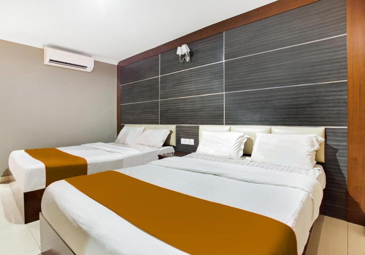Sejati Hotel Ситиаван Екстериор снимка