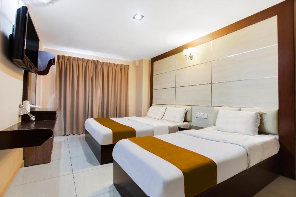 Sejati Hotel Ситиаван Екстериор снимка